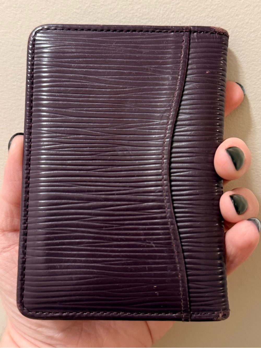 *Authentic* Louis Vuitton - Purple Epi Leather Card Holder - Picture 2 of 13
